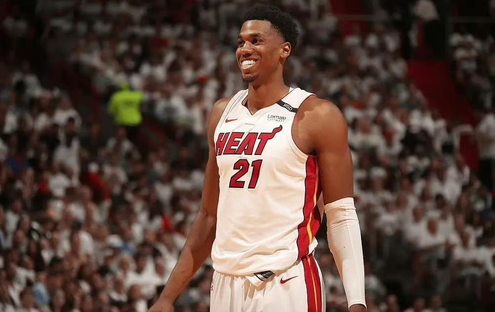 大外援来了！曝上海男篮引进NBA超级内线，联手王哲林冲击总冠军