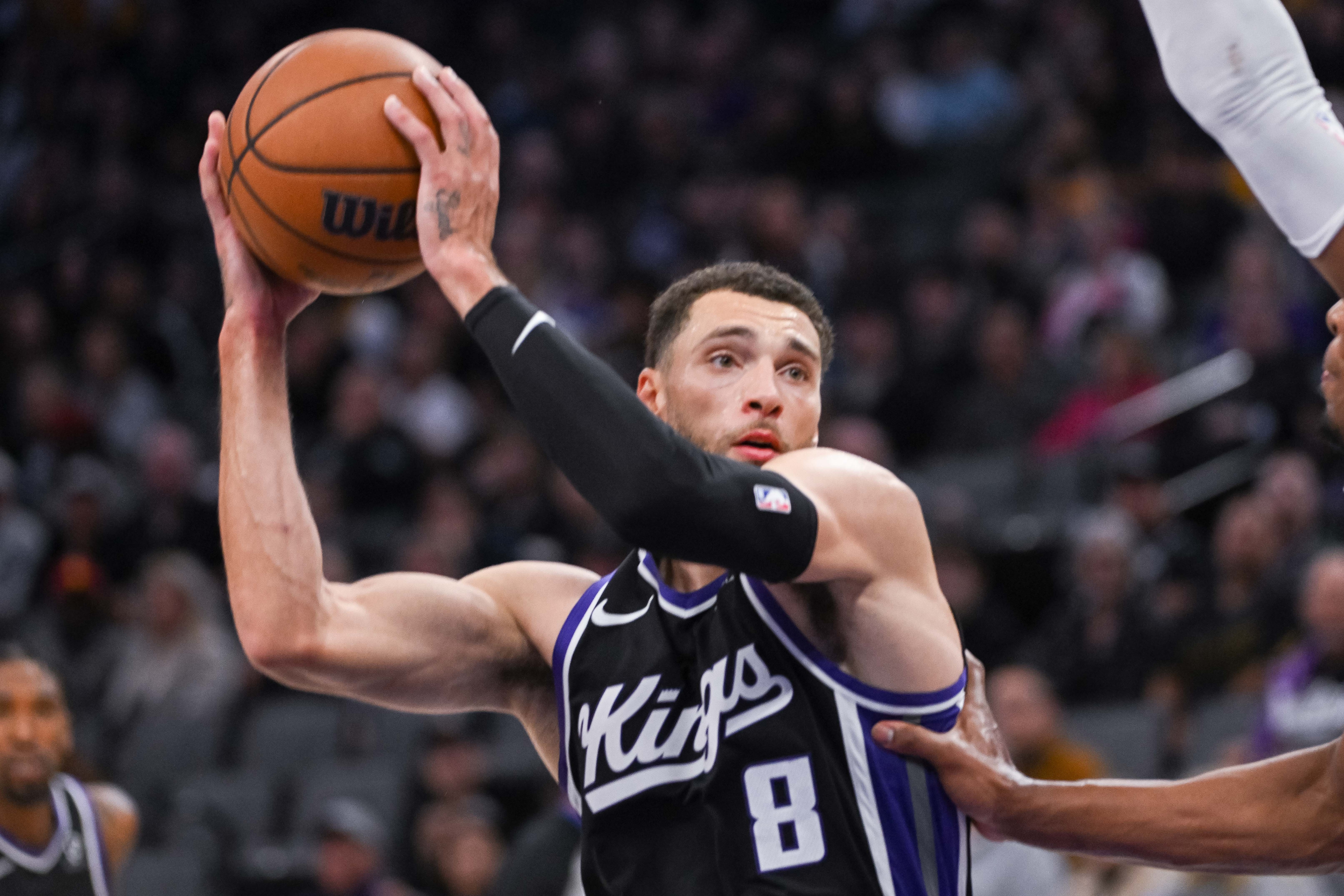 开云登录-“薪不配位”球星盘点：费城双熊变溢价合同 比尔现役躺赚天花板