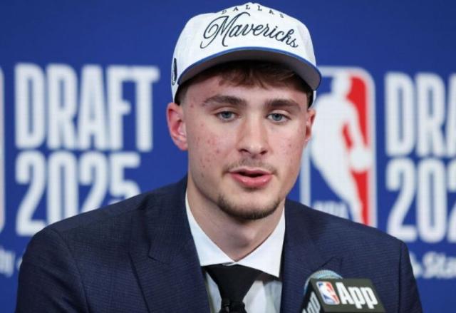 开云登录-弗拉格vs布朗尼一触即发 夏联首日票价涨疯了