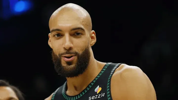 开云入口-薪资专家：戈贝尔禁赛一场将损失201149美元