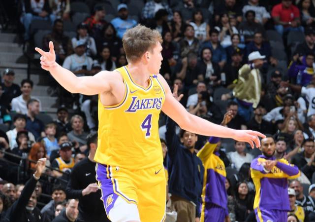 克内克特才是湖人第三球星？首发就发威止跌真香