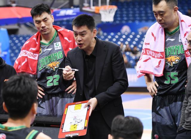 开云平台-大外不到位卫冕冠军内线吃紧！张镇麟归来火线驰援