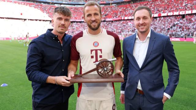 开云入口-穆勒的“纪录秀”和孔帕尼的“整活秀”，被裁判抢了戏