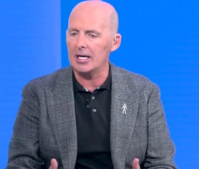 开云入口-赖斯究竟该不该被罚下？前名哨们也各说各理