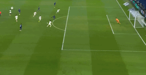 开云入口-登贝莱谈第二球：我本想直接打门，看门将站位偏前就选了挑射