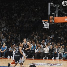 开云中国-欧文炸裂一扣点亮布鲁克林 篮网12连胜继续狂奔