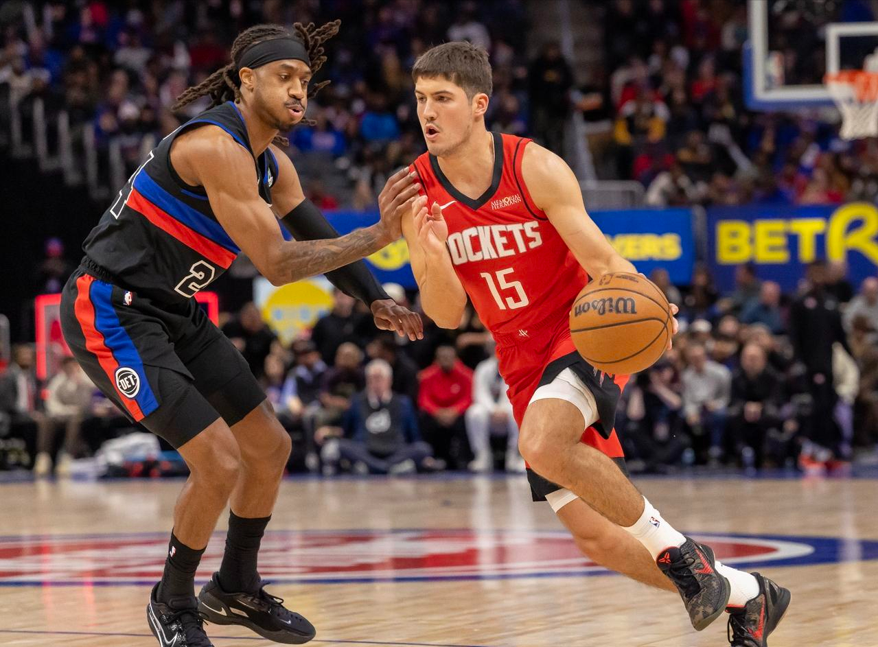 开云入口-背靠背客场战胜东部第一，杜兰特领衔三人红榜，申京两点备受质疑