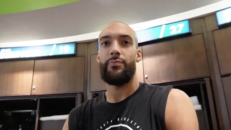 开云中国-戈贝尔：拼劲和专注度是防守的核心，这两点本就至关重要