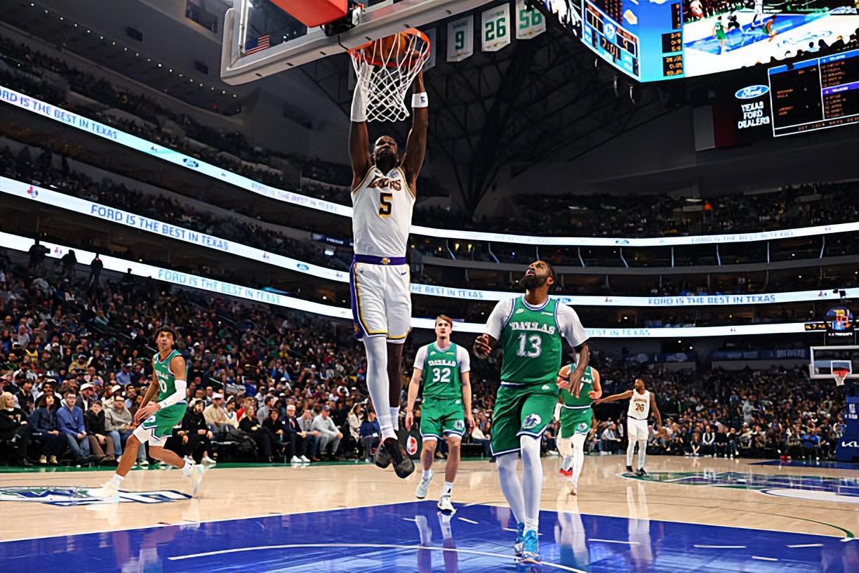 开云登录-自暴自弃了？球权达不到预期后湖人先发中锋就不想好好打球吗？