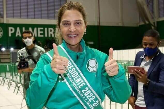 开云入口-一分钱也是爱 巴西众球迷转钱给主席 要求买前锋！