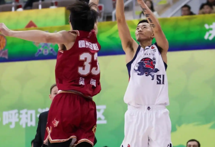 开云登录-13分逆转+压哨绝杀！山东男篮89-88胜浙江，昂首挺进俱乐部杯四强