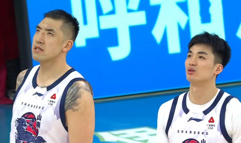 开云登录-13分逆转+压哨绝杀！山东男篮89-88胜浙江，昂首挺进俱乐部杯四强