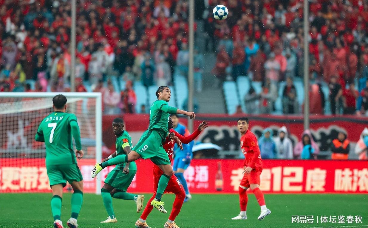 开云平台-国安违规？海港球迷质疑超级杯最后1次换人引争议，第4官员成焦点