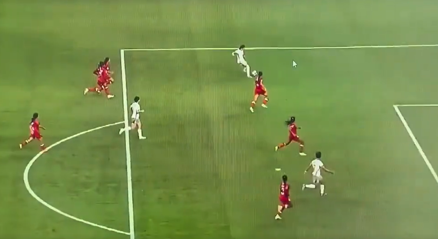 开云登录-亚足联尴尬！王霜进球被吹细节曝光，主裁判太业余