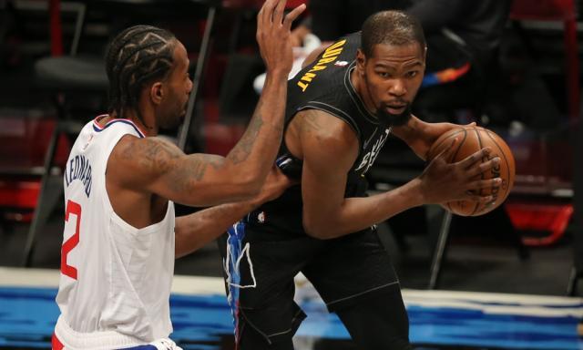 1629965448454012422.jpg 开云中国-都是什么因素在影响着全明星自由球员们的决定?