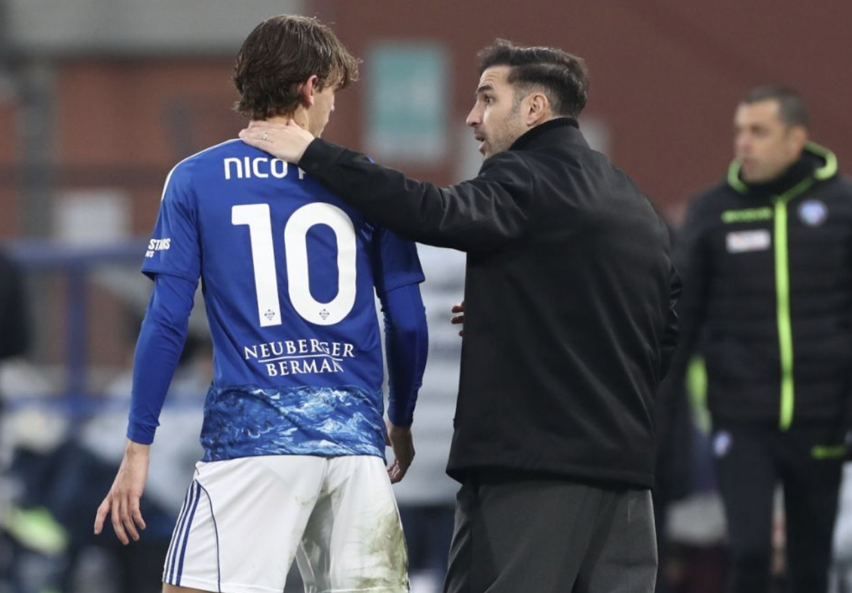 开云官网-38岁小法封神!意甲黑马2-1逆转罗马:4连胜杀入前4 差米兰6分